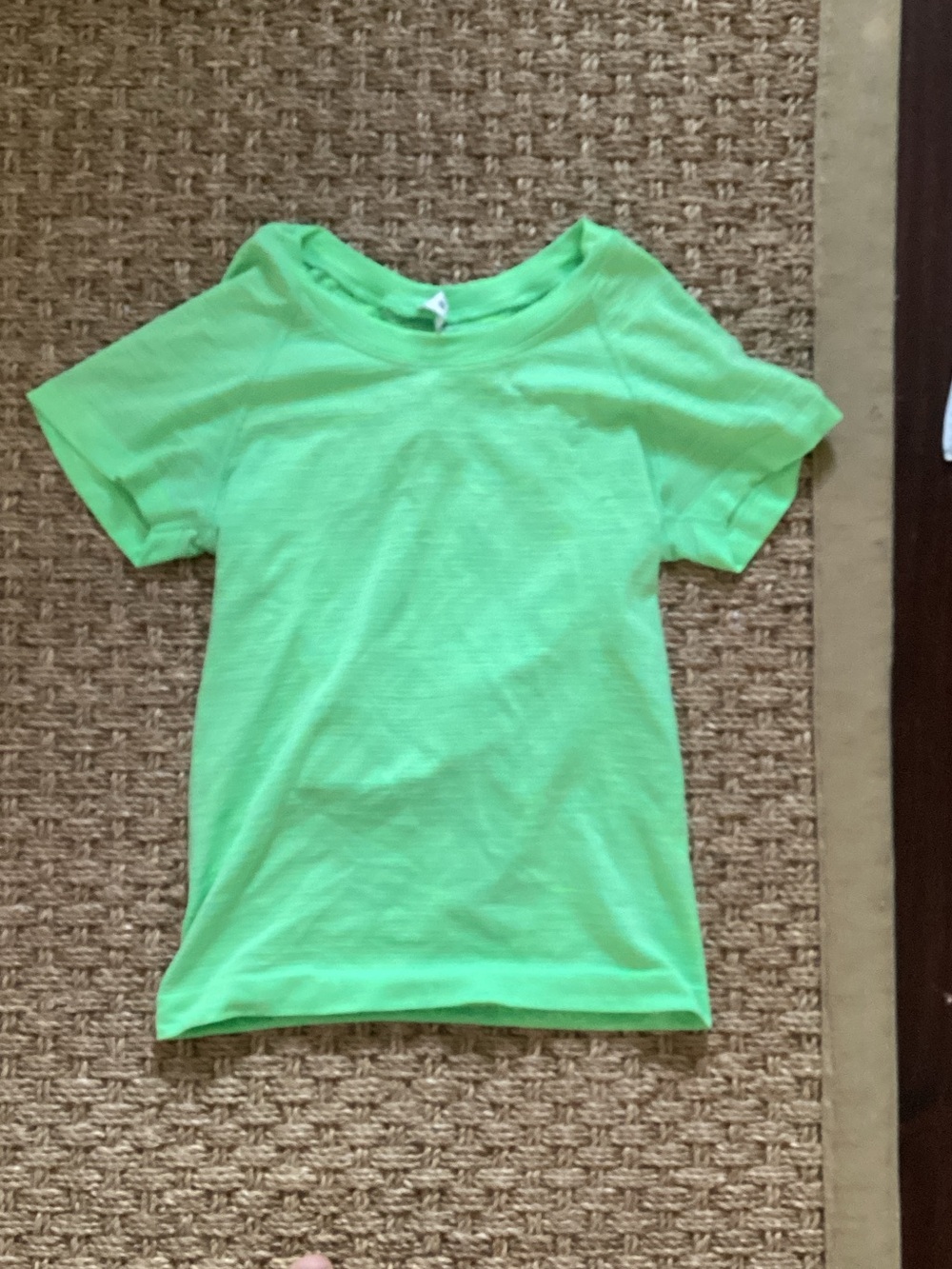 lululemon womens cropped Short Sleeve Tee - Neon Green